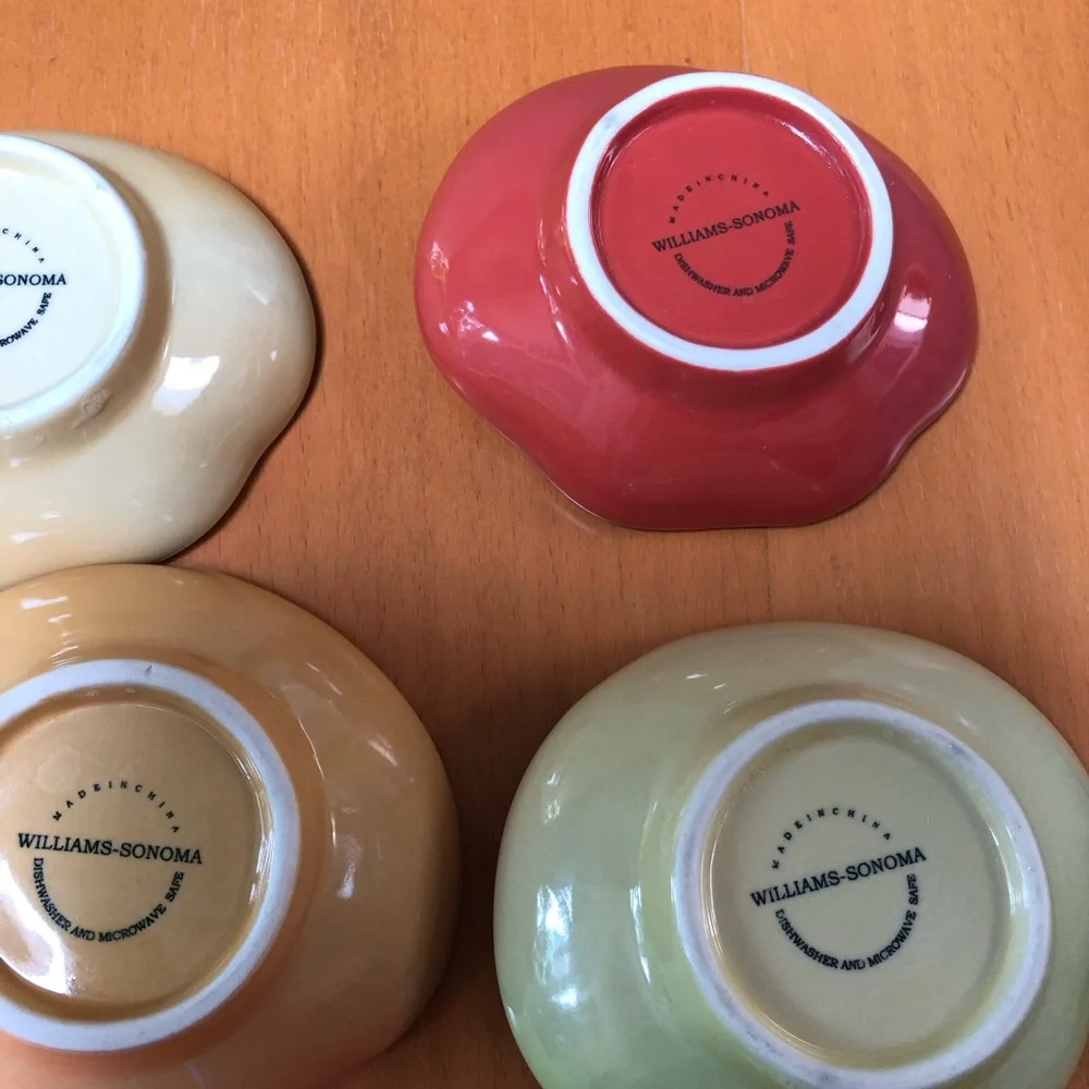 Williams Sonoma bowls set of 4